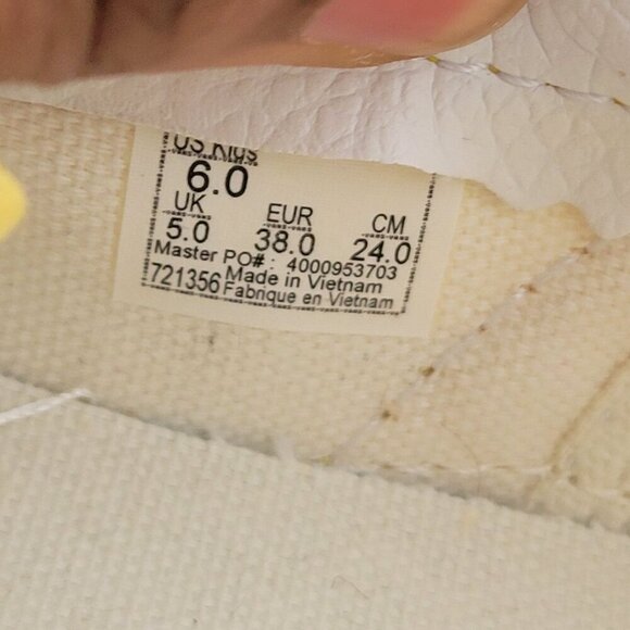 VANS Checkerboard Yellow Slip-On Sneakers – Kids 6.0 - Picture 7 of 11